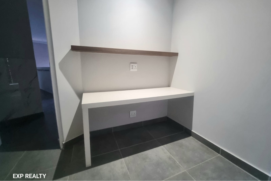 4 Bedroom Property for Sale in Beacon Bay Eastern Cape